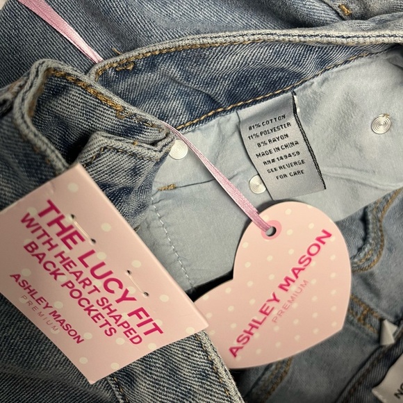 Ashley Mason Blue Heart Back Pockets Straight Wide Leg Jeans NWT
Size 5/27 - Picture 4 of 9